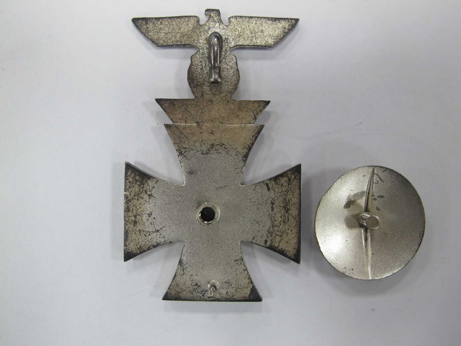 WWII Third Reich German 1914 First Class Iron Cross, with factory applied 1939 clasp, maker marks on - Image 12 of 13