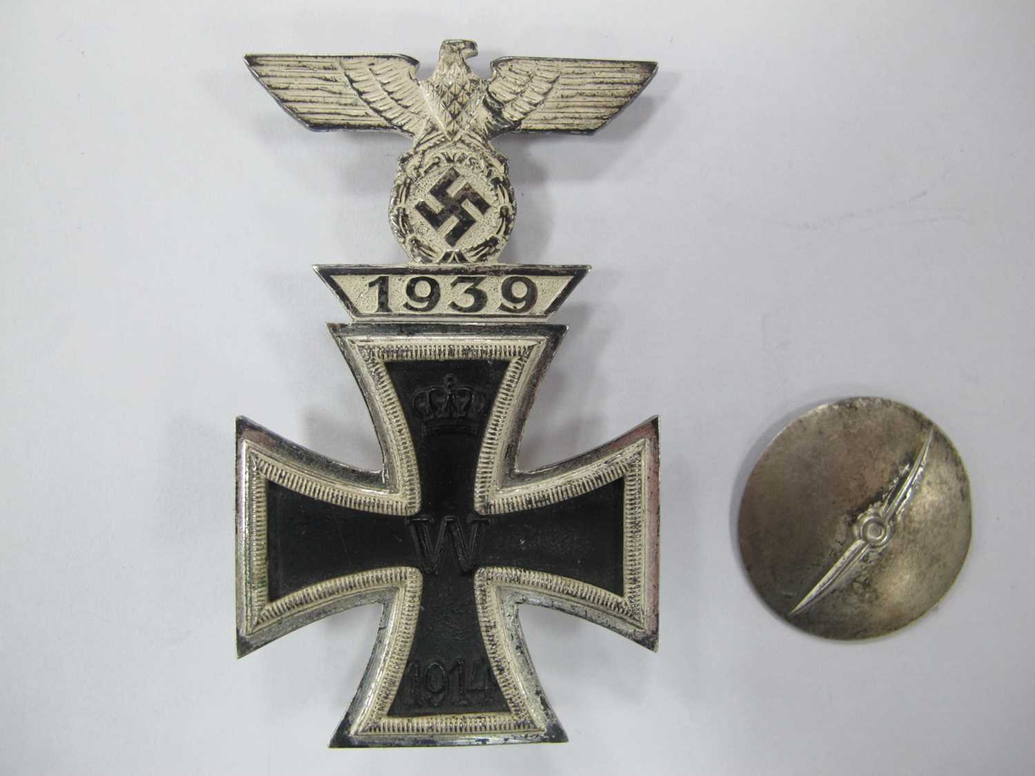 WWII Third Reich German 1914 First Class Iron Cross, with factory applied 1939 clasp, maker marks on - Image 11 of 13