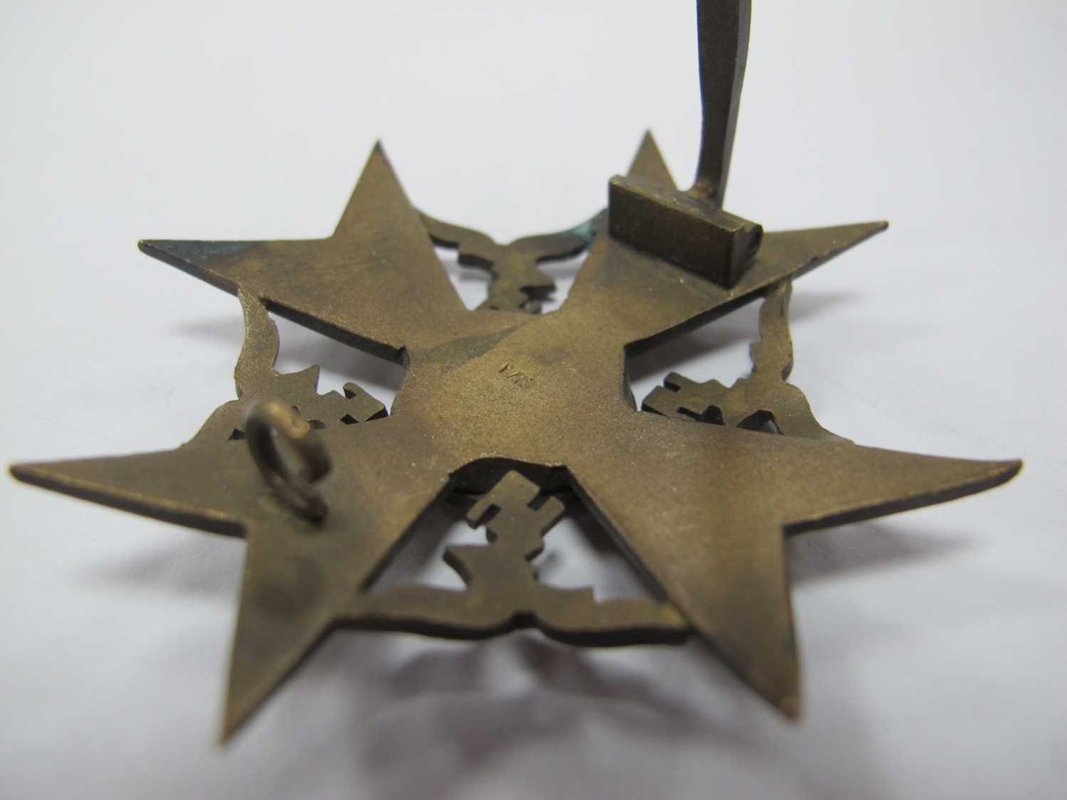 Spanish Civil War Third Reich German Spanish Cross In Bronze, badge awarded to Non Combantants - Image 6 of 9