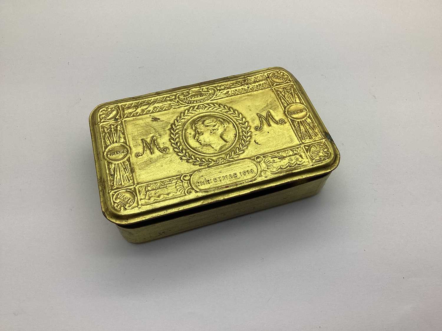 WWI Princess Mary 1914 brass gift tin.