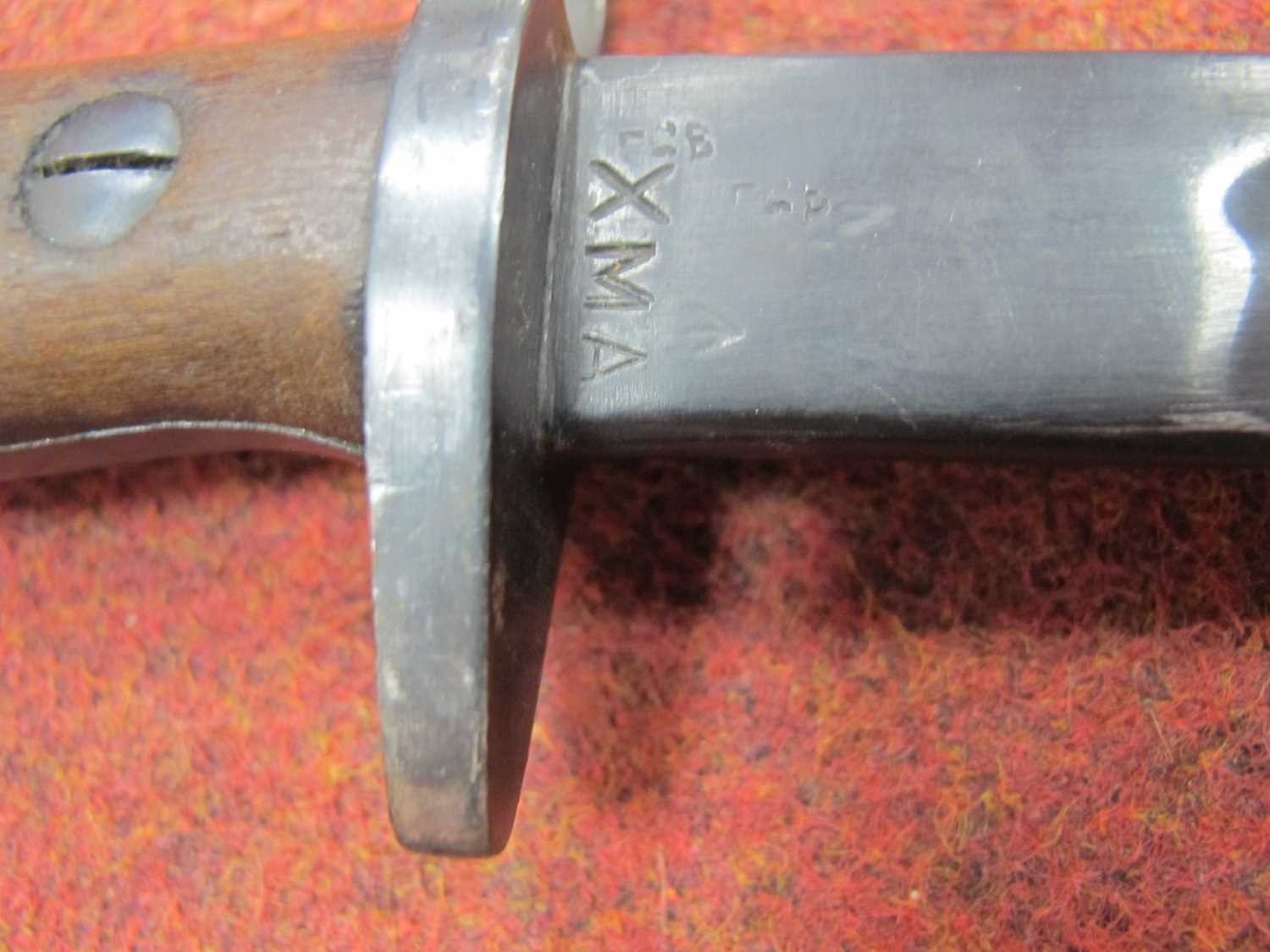 WWII Australian 1907 Pattern Bayonet, with various marks on blade including Year '42', - Image 4 of 11