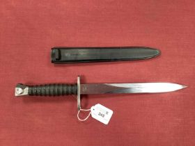 Swiss Model 1957 Bayonet, with manufacturer mark and serial number on ricasso, plus scabbard.