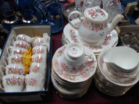 Colclough 'Wayside' Table China, of approximately sixty-four pieces, including teapot.