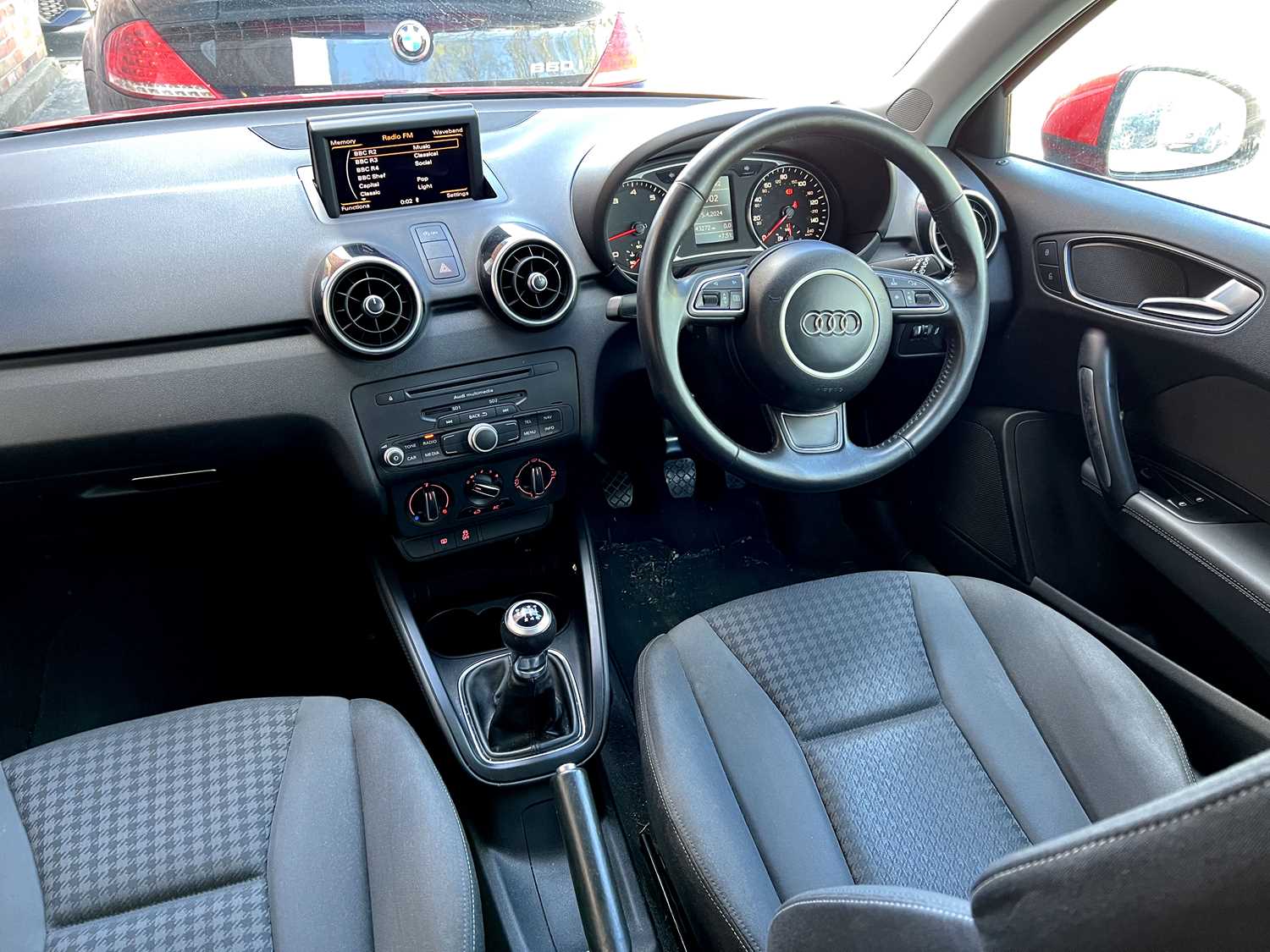 2011 [YR11 HDE] Audi A1 1.4 TFSI (petrol) Sport 3-door hatchback in red, 6-speed manual gearbox, - Bild 5 aus 7