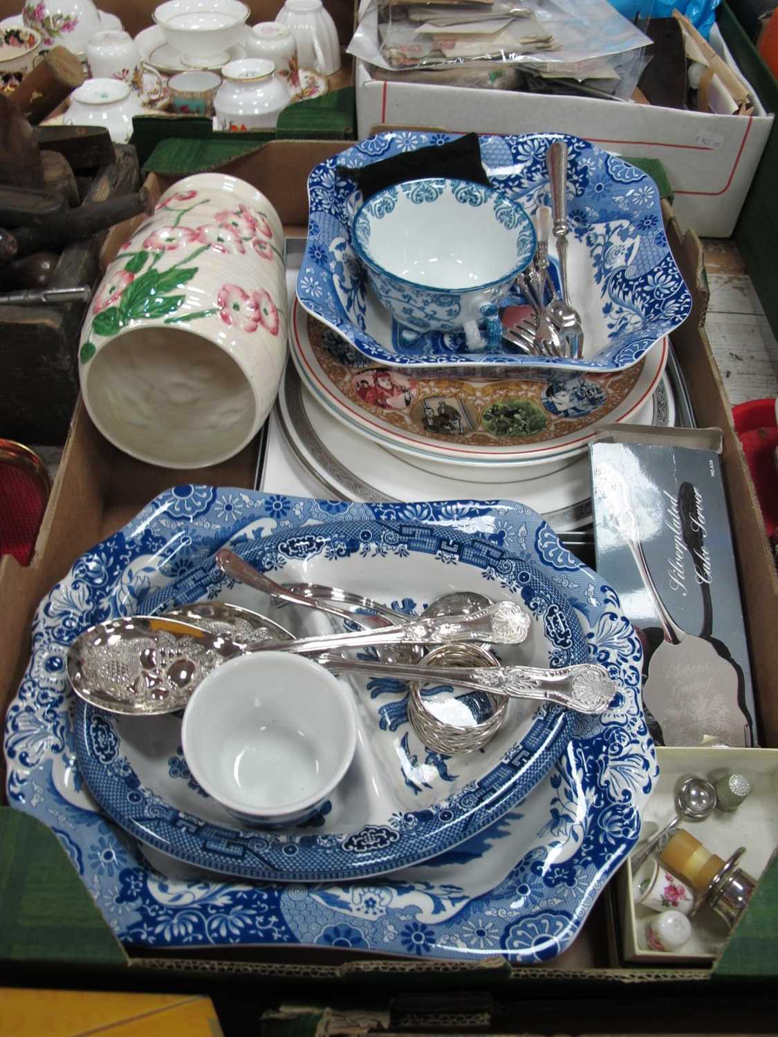 Royal Worcester "Davenham Platinum" Cake Plate, Spode Italian blue-white dishes, Maling vase,