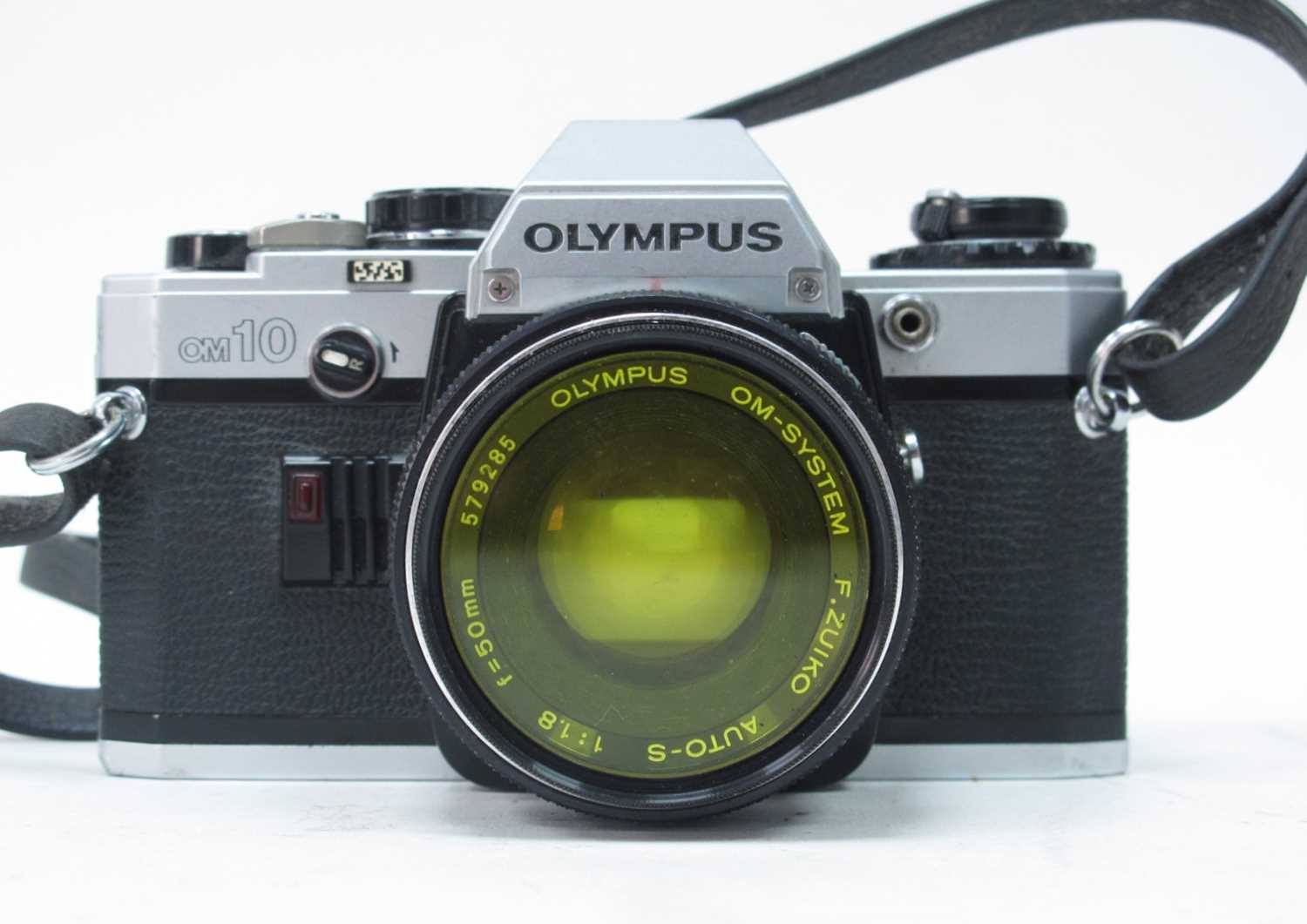 Olympus OM10 camera together with three Olympus Zuiko OM lenses comprising of MC Auto-W 35mm F2 wide - Image 4 of 6