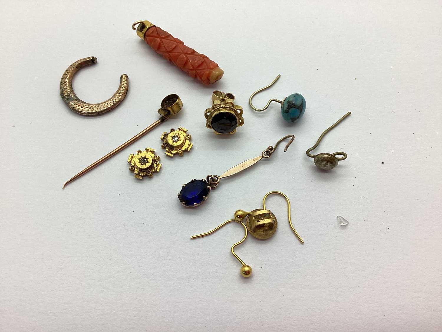 A Single Stone Drop Earring, (odd) a 9ct gold single stone stud earring (odd); coral brooch (