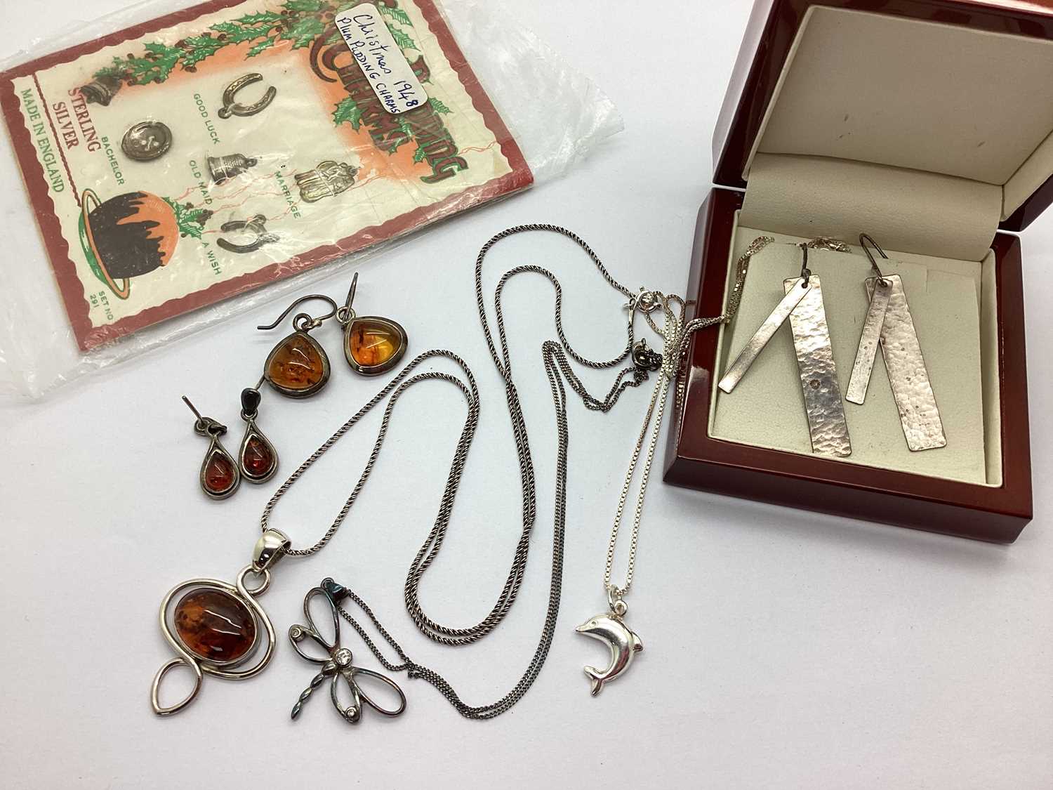 A Collection of "925" Jewellery, to include an amber coloured necklace, of Modernist design,