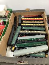 OO gauge coaches including Tti-ang, Airfix etc, loose, playworn, approx. 30
