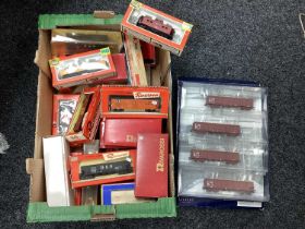 HO gauge rolling stock from Rivarossi, Mantua, Liliput etc. boxed, approx. 25