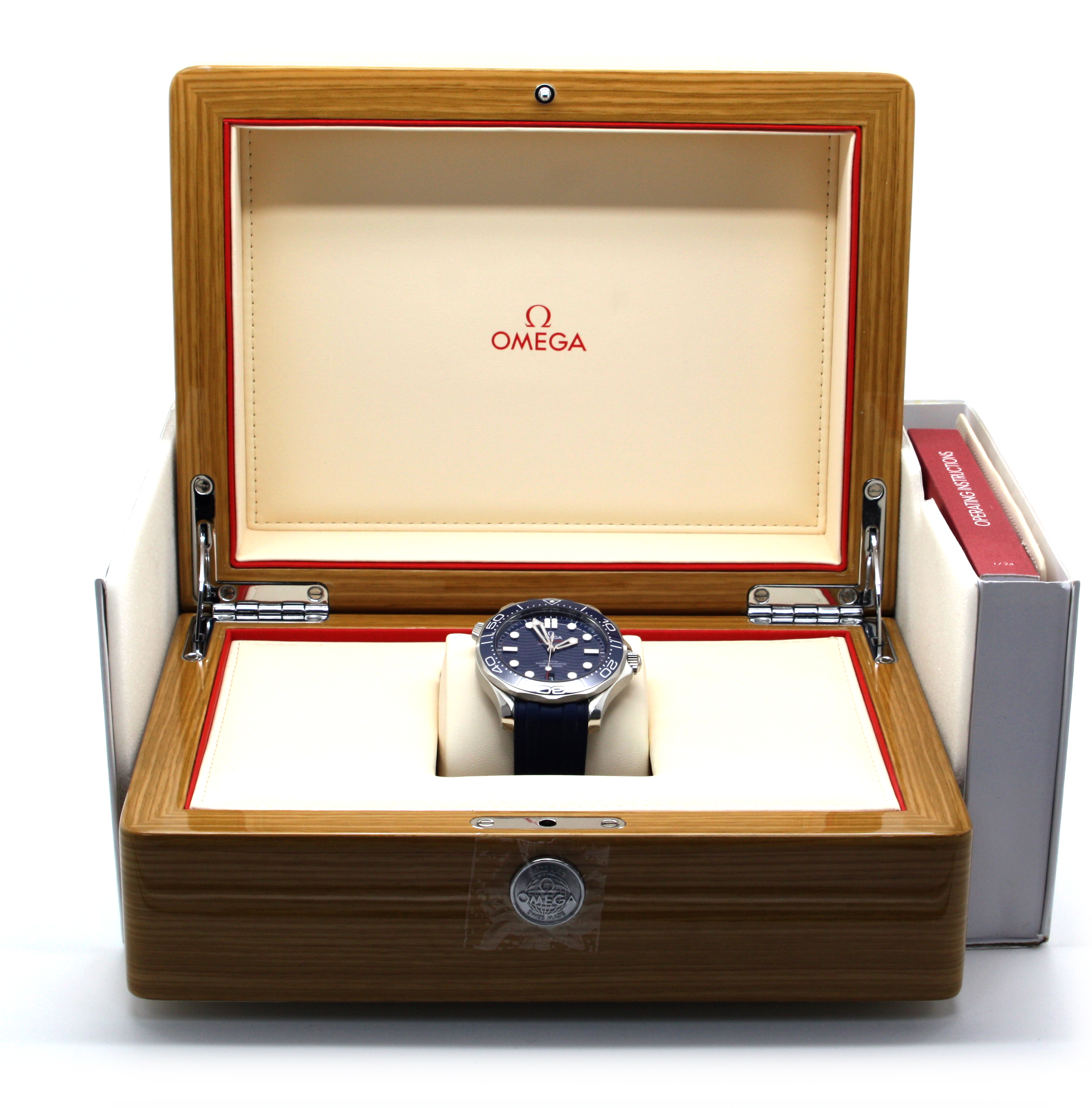 Omega; A Seamaster Professional Diver 300m Co-Axial Master Chronometer 42mm Wristwatch, the signed - Image 3 of 4