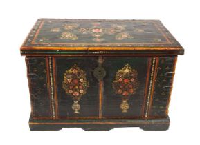 18TH-CENTURY INDIAN MARRIAGE CHEST