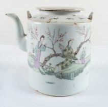 CHINESE QING FAMILLE ROSE TEAPOT