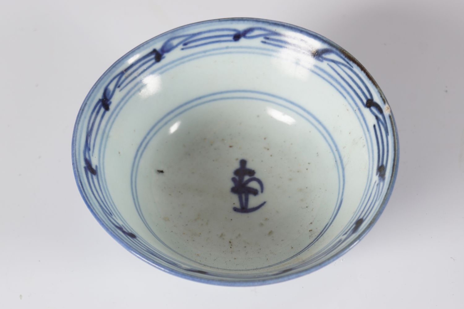 CHINESE QING BLUE AND WHITE BOWL - Image 2 of 3