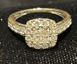 18 CT. GOLD DIAMOND CLUSTER RING