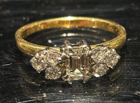 18 CT. YELLOW GOLD 7 STONE DIAMOND RING