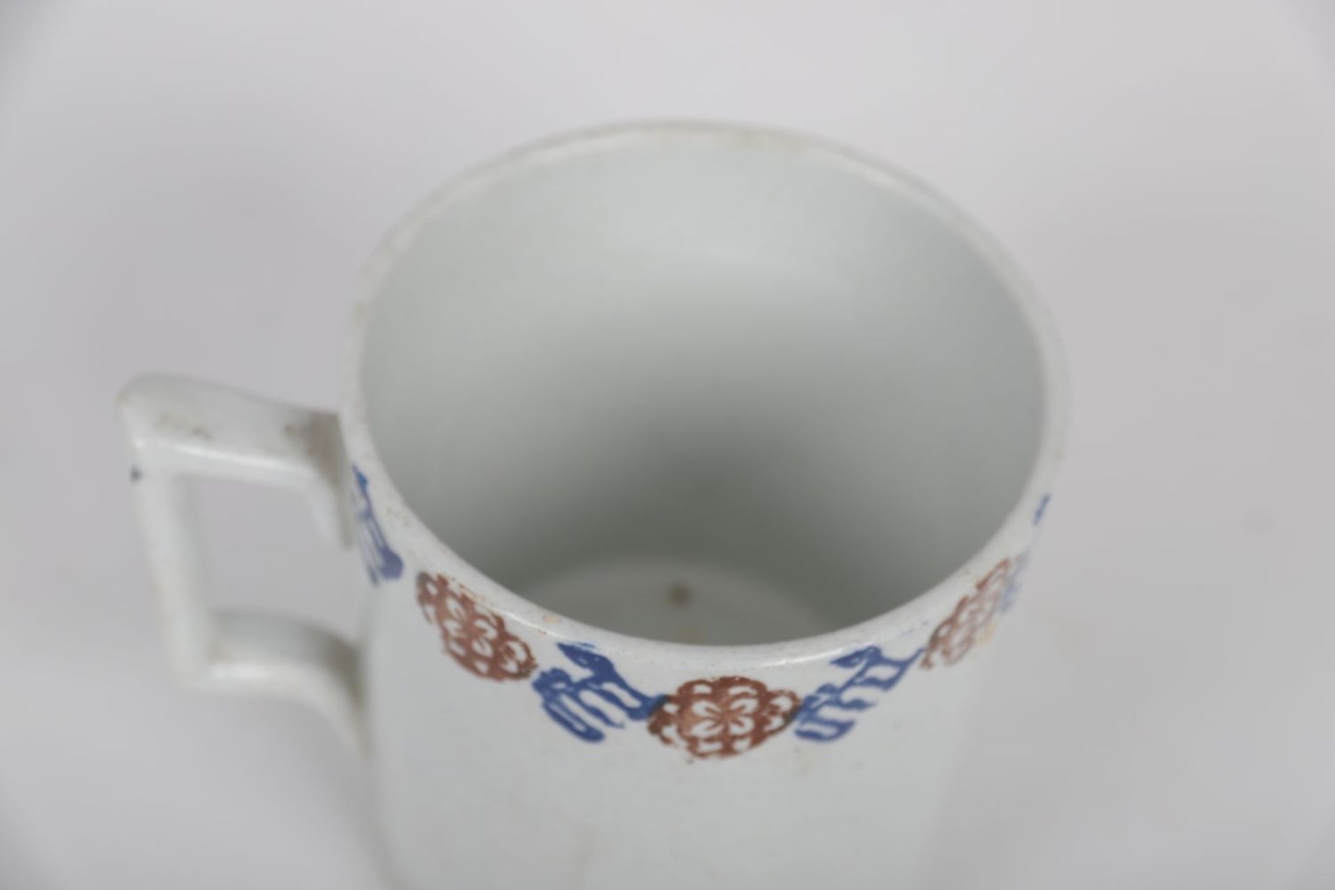 BELLEEK SPONGEWARE MUG - Image 2 of 3