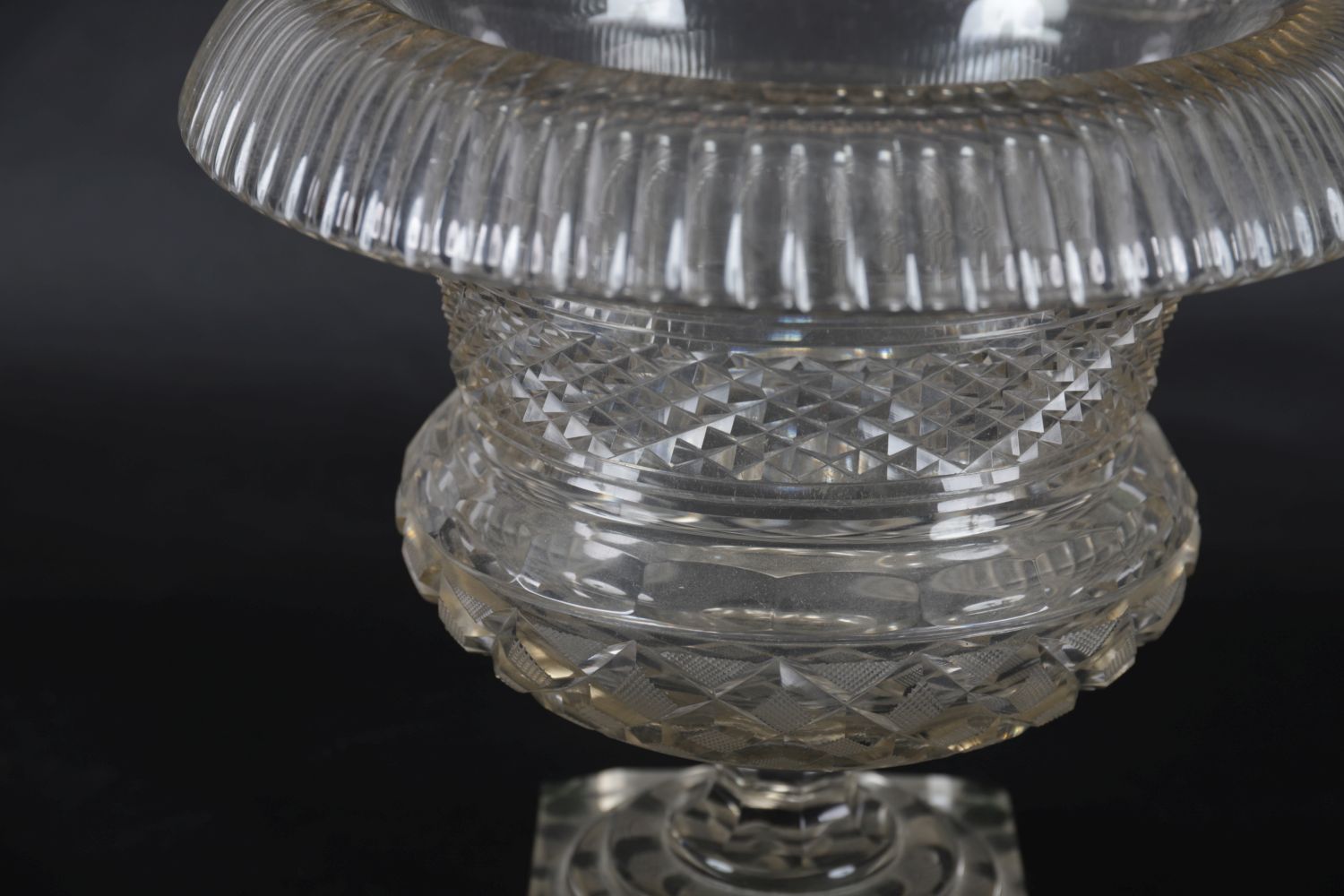 18TH-CENTURY IRISH CUT-GLASS CENTREPIECE - Image 3 of 3