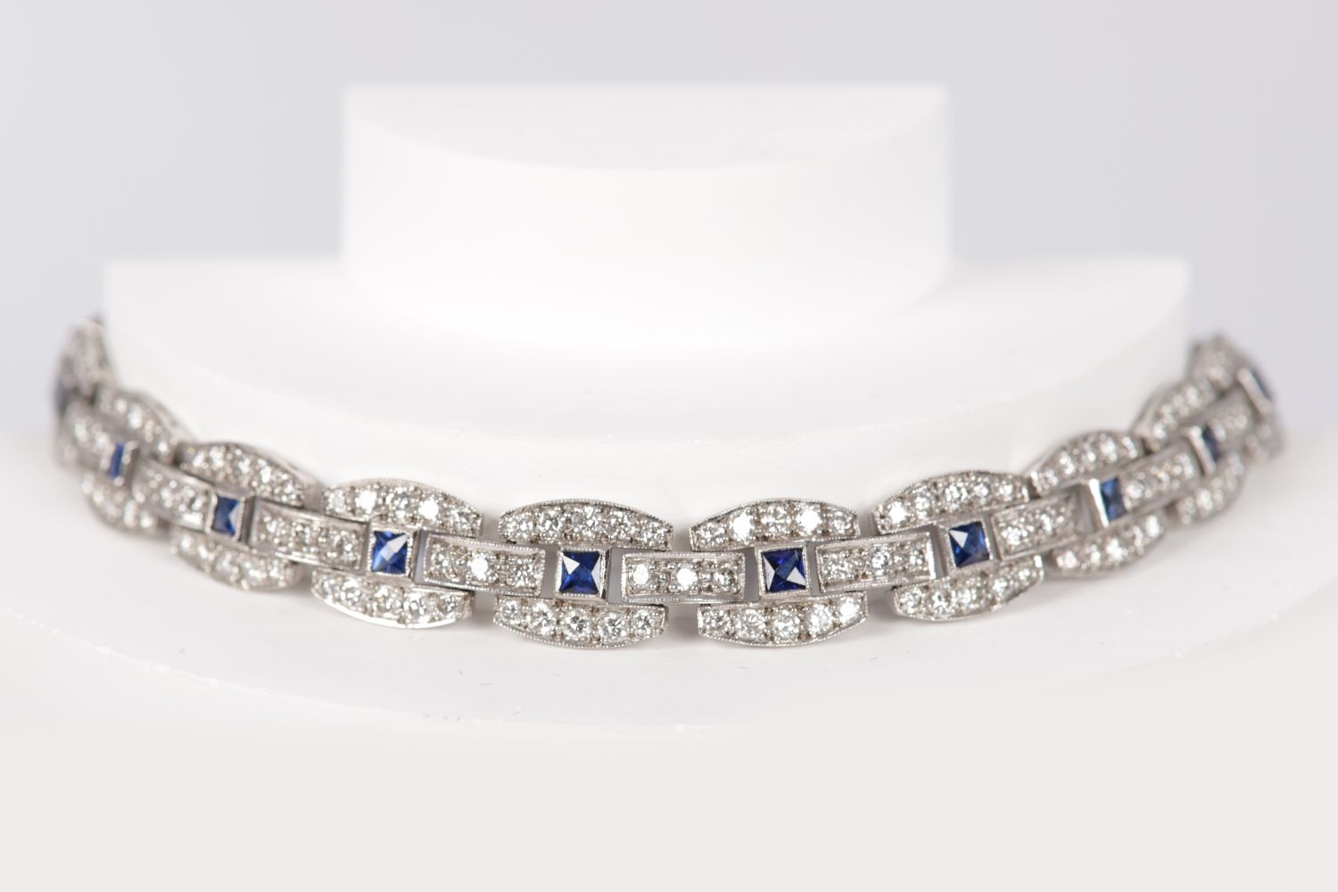 SAPPHIRE & DIAMOND BRACELET - Image 2 of 4