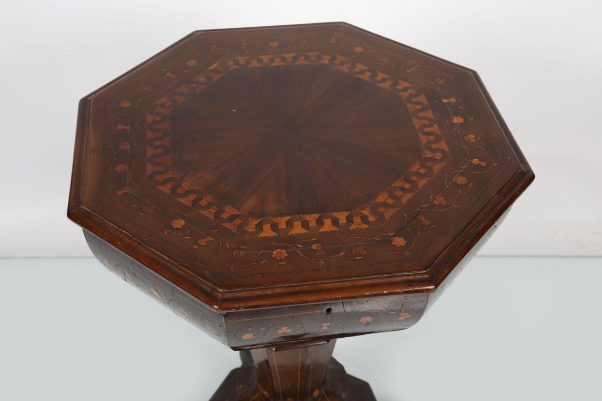 19TH-CENTURY KILLARNEY ARBUTUS & MARQUETRY TABLE - Image 2 of 4