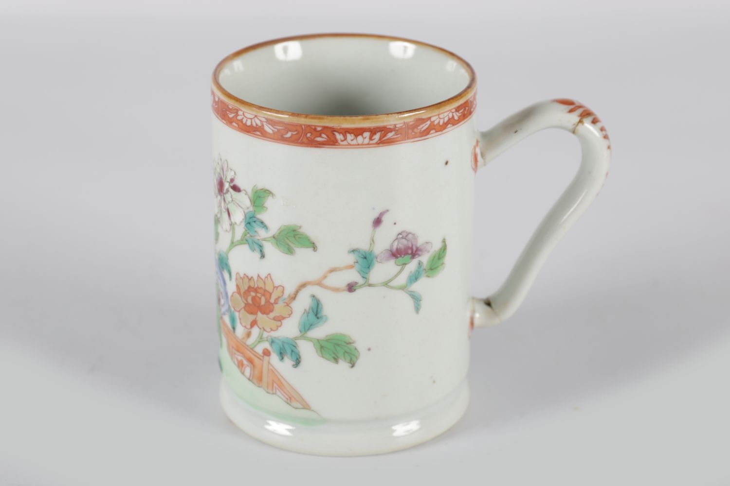 18TH-CENTURY CHINESE POLYCHROME MUG