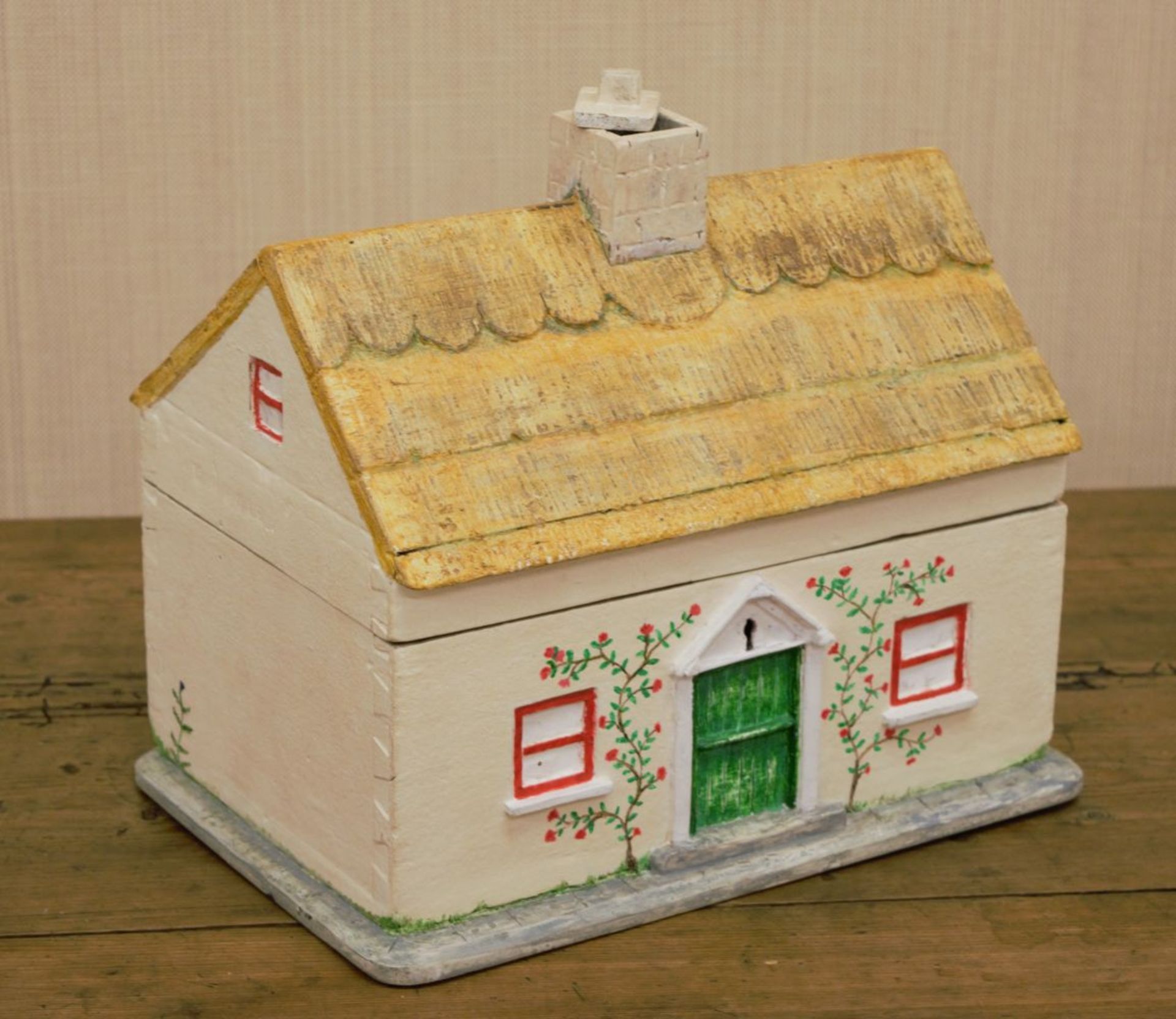 MODEL OF AN IRISH THATCHED COTTAGE WORK BOX - Image 2 of 4