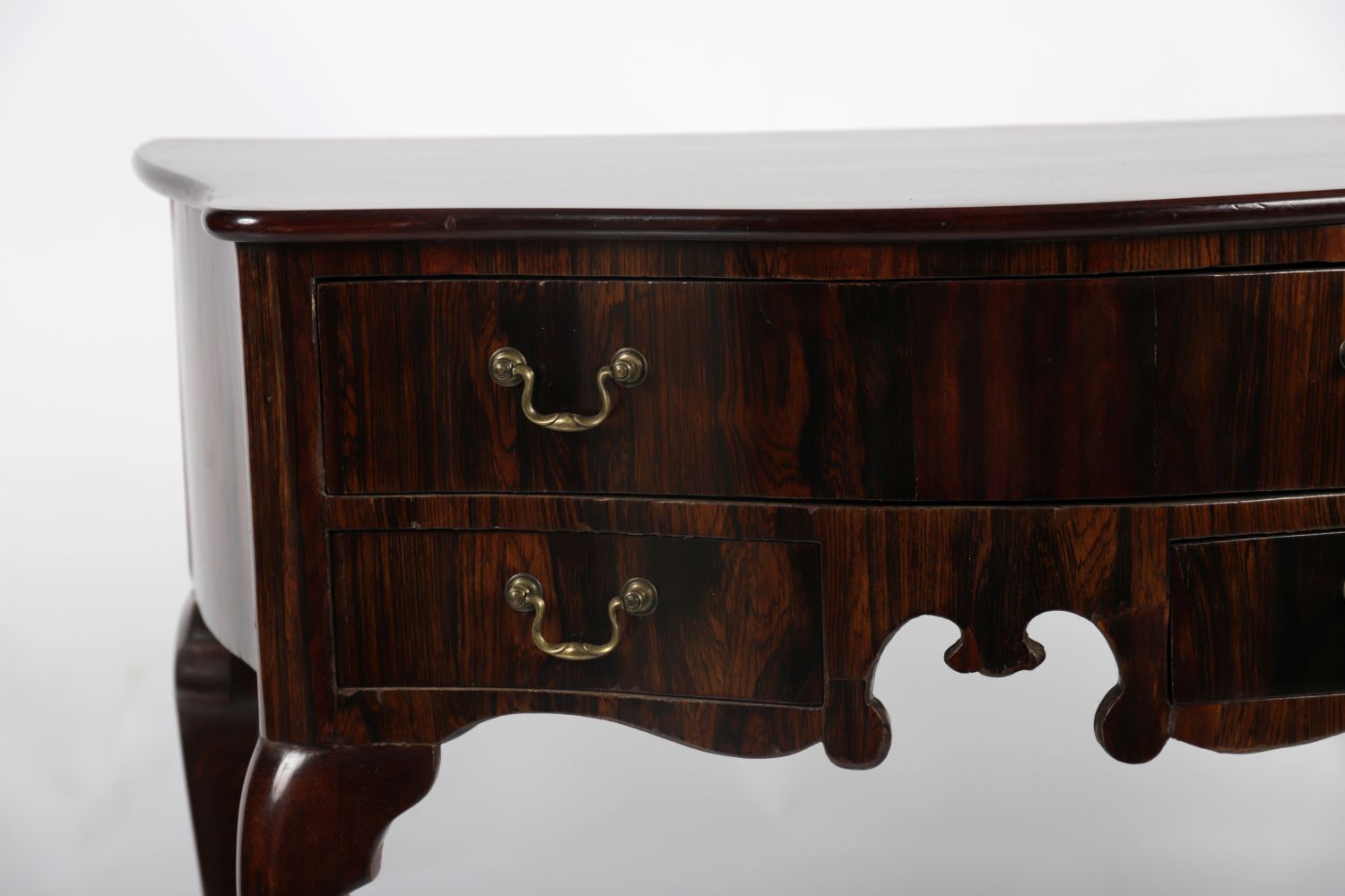 18TH-CENTURY MAHOGANY SERPENTINE CHEST - Bild 2 aus 3