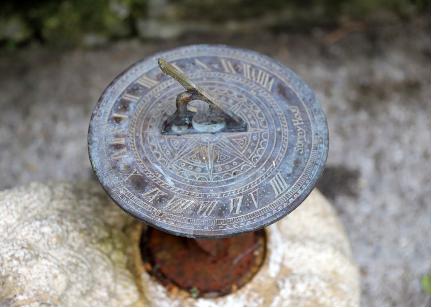 MARBLE & BRONZE SUNDIAL - Image 2 of 3