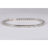 18K WHITE GOLD AND DIAMOND BRACELET