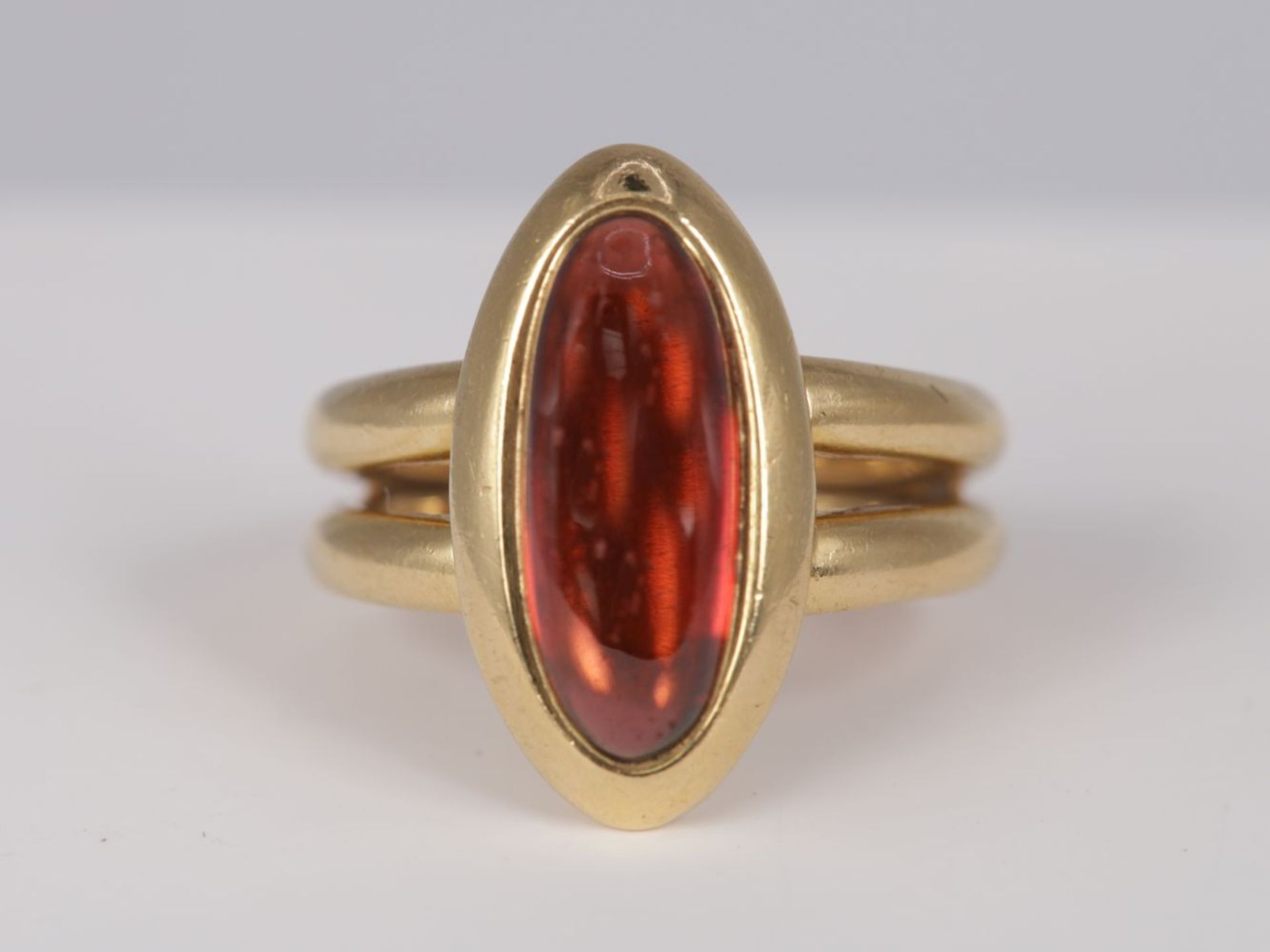 18K YELLOW GOLD MODERNIST RING - Image 2 of 4
