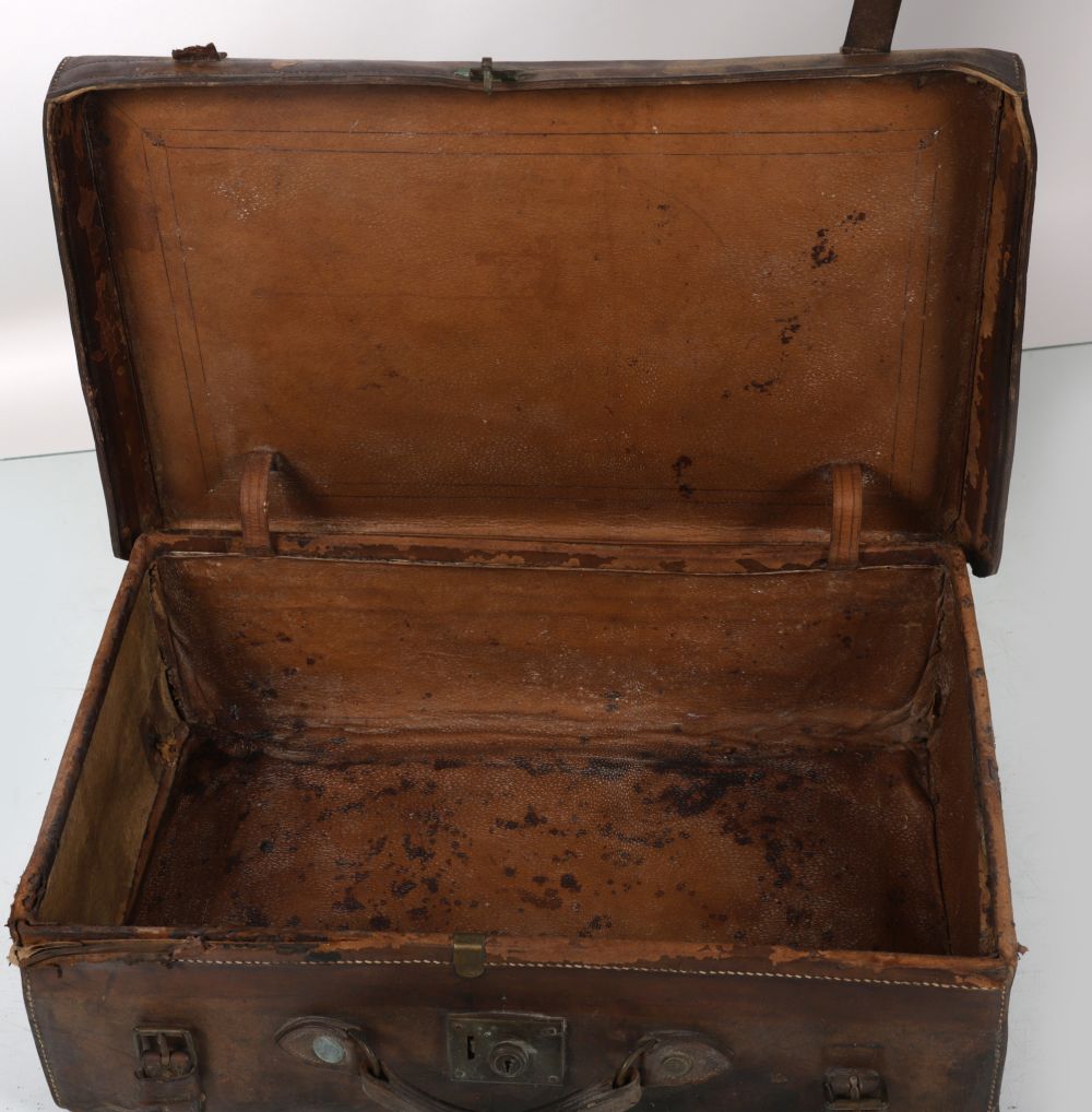 VINTAGE LEATHER SUITCASE - Image 3 of 3