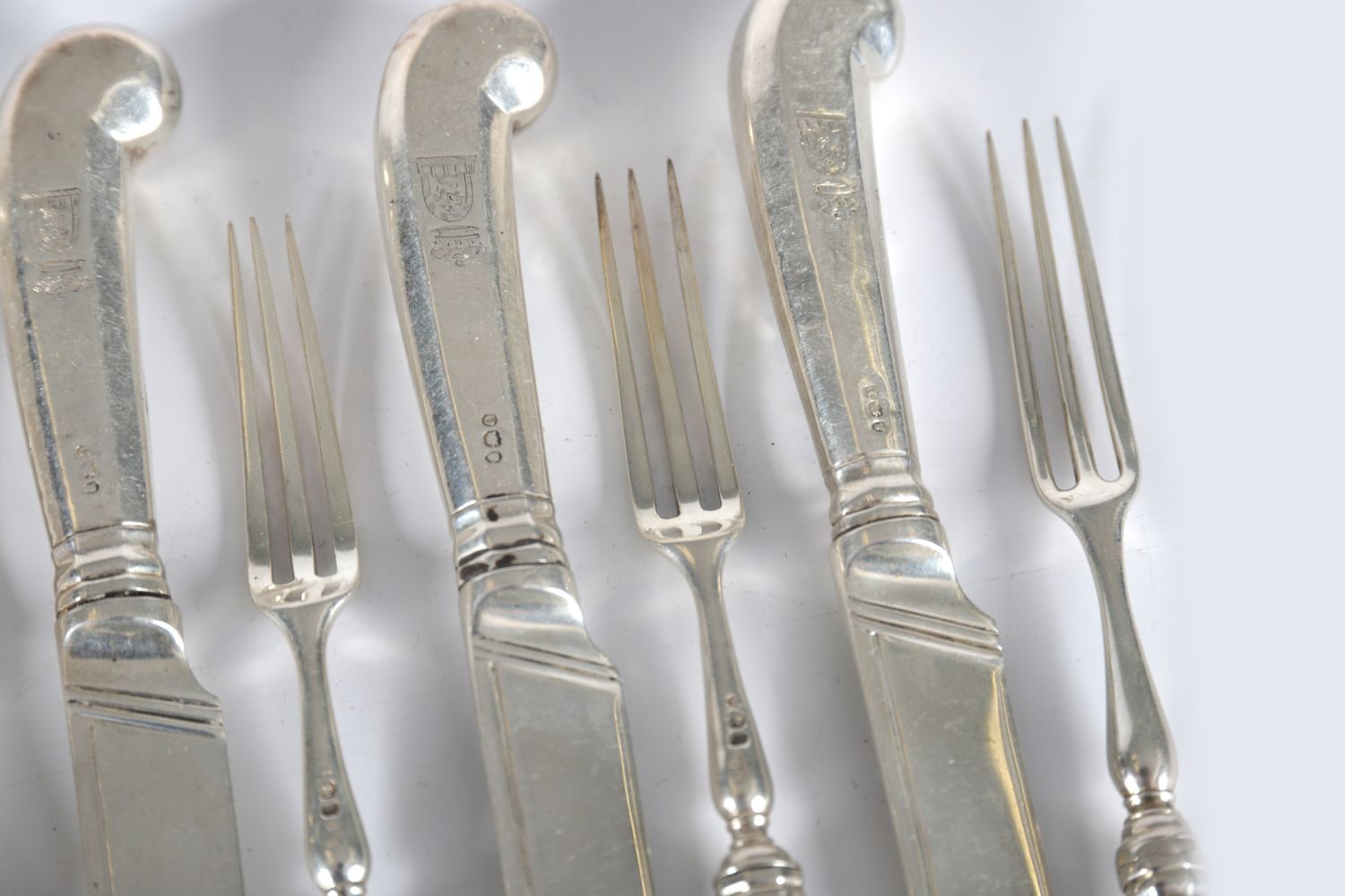 SET OF 15 SILVER FRUIT KNIVES AND FORKS - Image 2 of 3