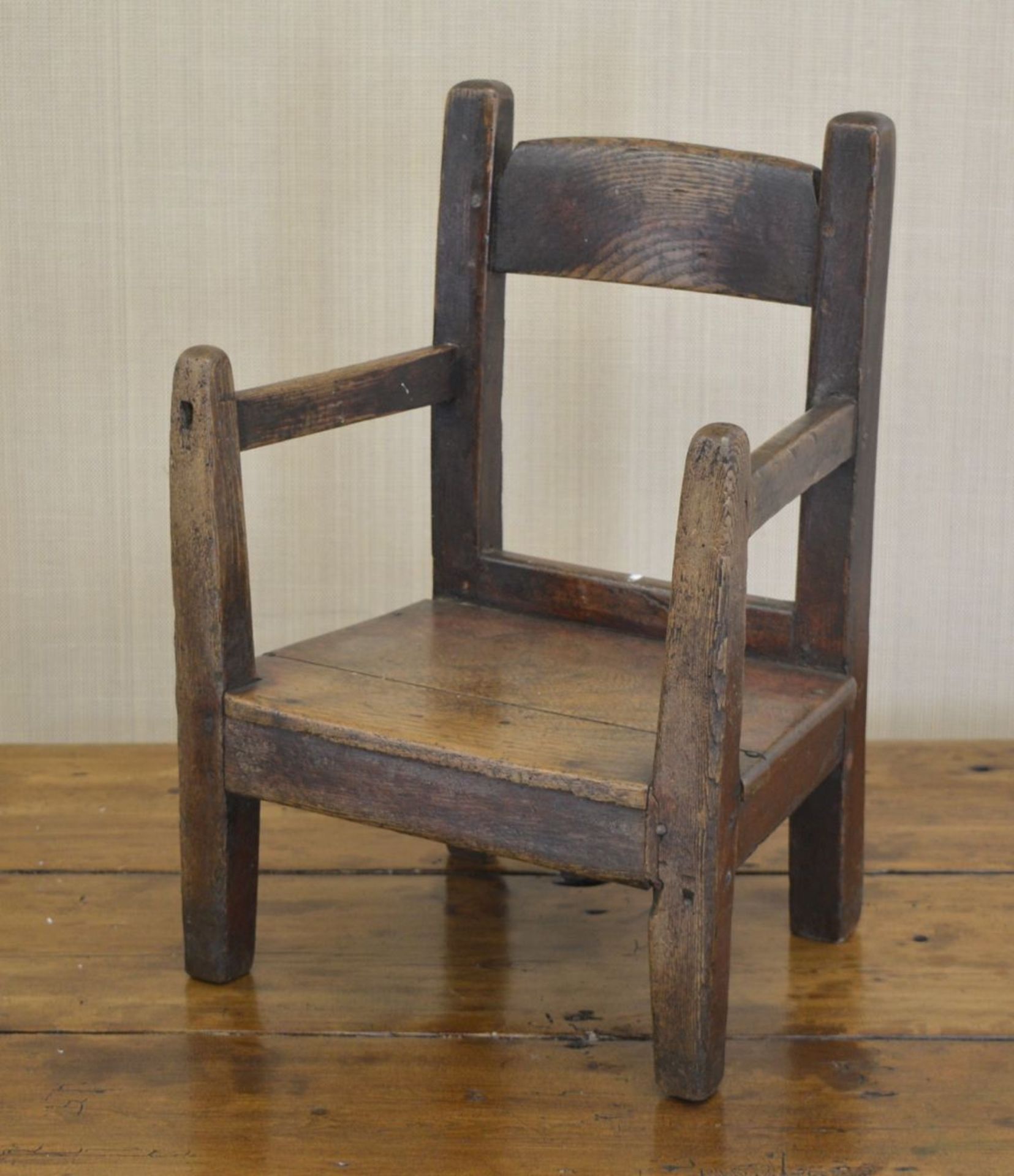 18TH-CENTURY IRISH ASH CHILD'S HEDGE CHAIR