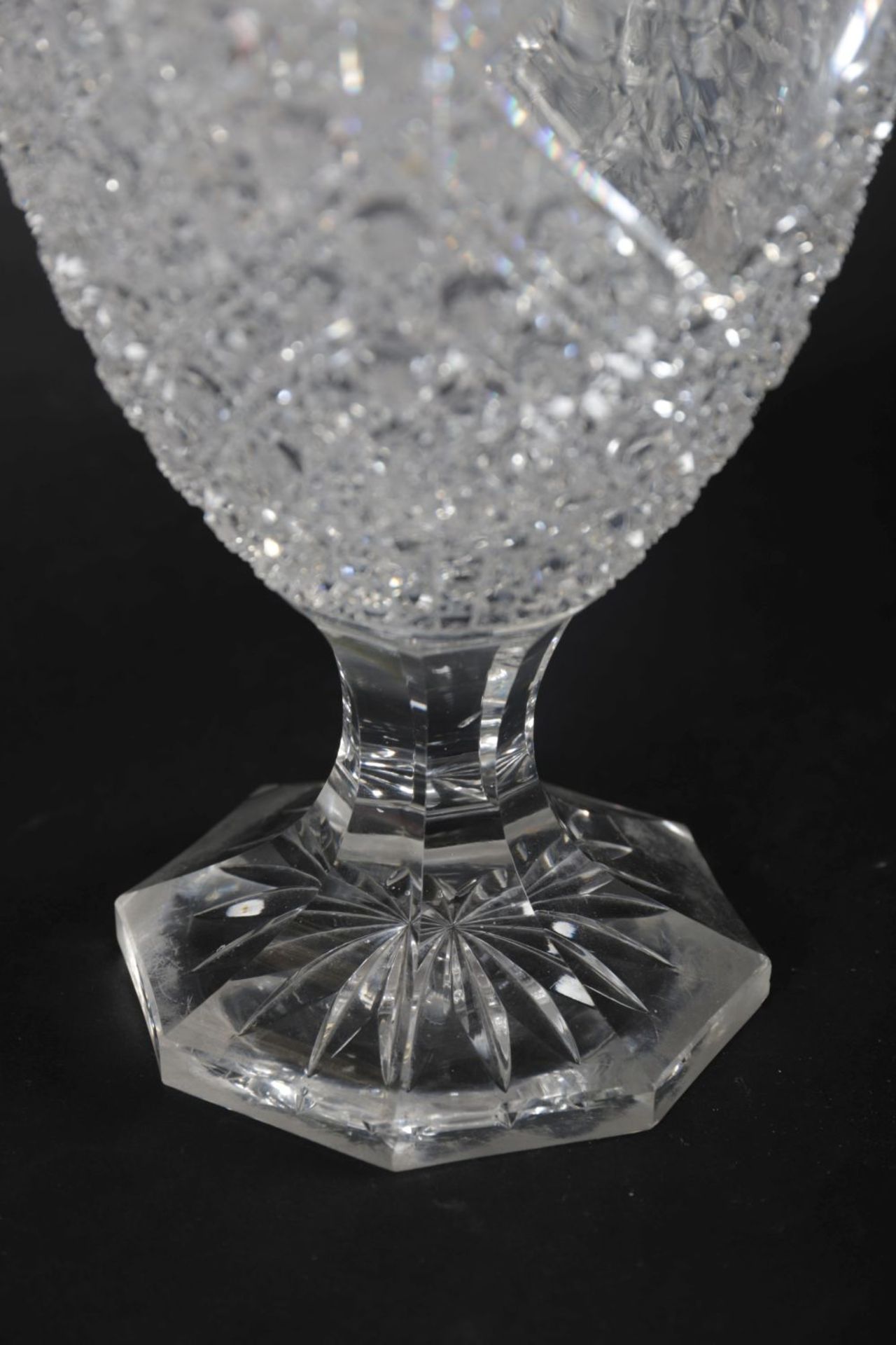 IMPORTANT SILVER AND CUT-GLASS CLARET JUG - Bild 4 aus 4