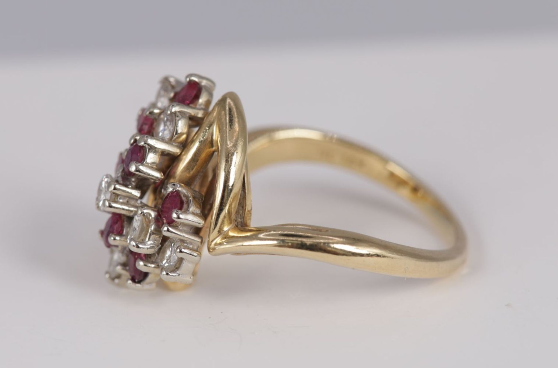 14K GOLD, DIAMOND AND RUBY RING - Image 2 of 4