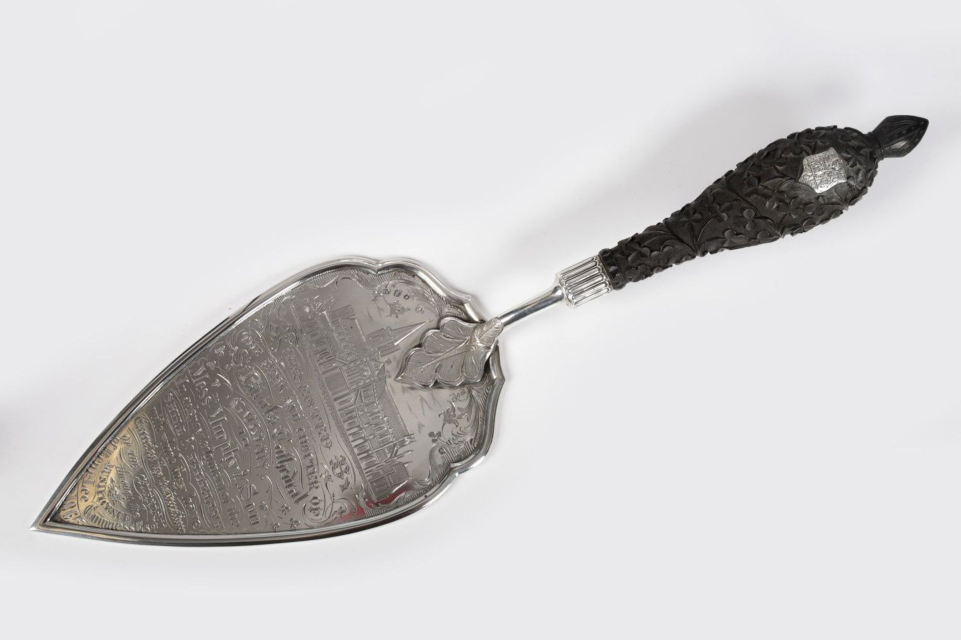ST. PATRICK'S CATHEDRAL SILVER PRESENTATION TROWEL - Image 3 of 4