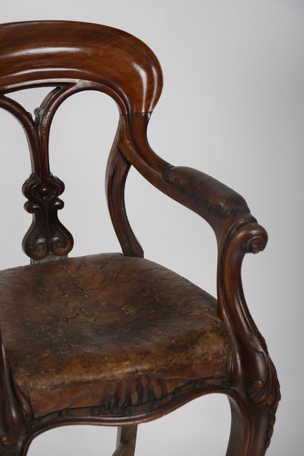 EARLY VICTORIAN MAHOGANY IRISH CHAIR - Image 2 of 3