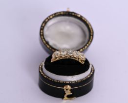 18K GOLD DIAMOND RING