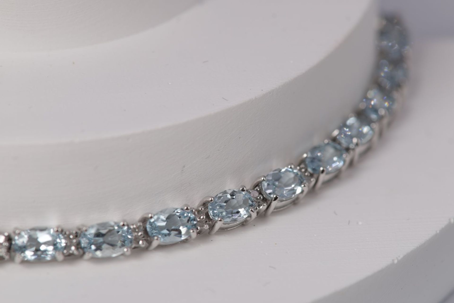 AQUAMARINE & DIAMOND TENNIS BRACELET - Image 4 of 4