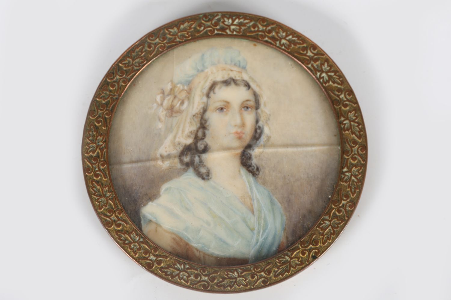 19TH-CENTURY CIRCULAR PORTRAIT MINIATURE