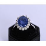 18K WHITE GOLD SAPPHIRE & DIAMOND CLUSTER RING