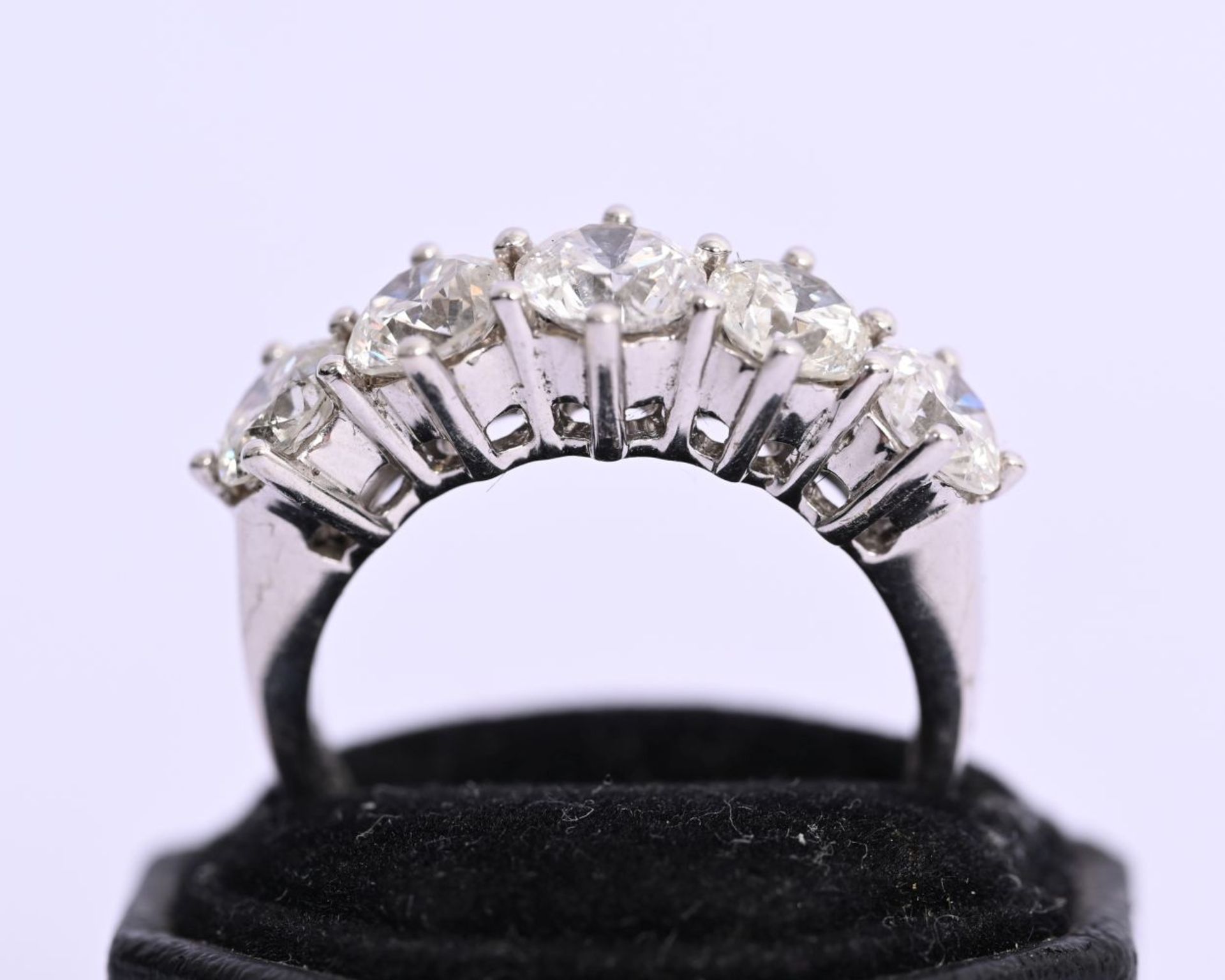 18K WHITE GOLD 5 STONE DIAMOND RING - Image 3 of 3