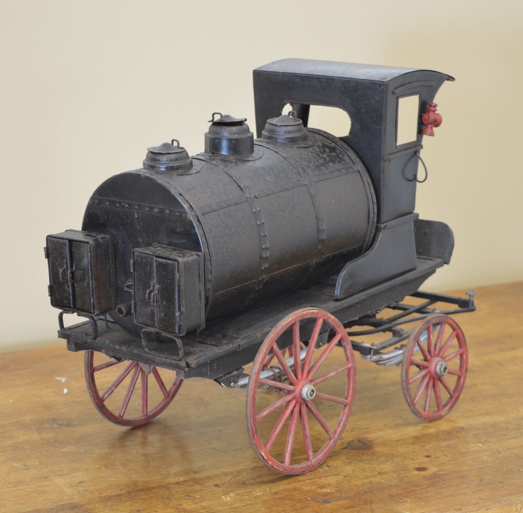 METAL MODEL OF A STEAM ENGINE