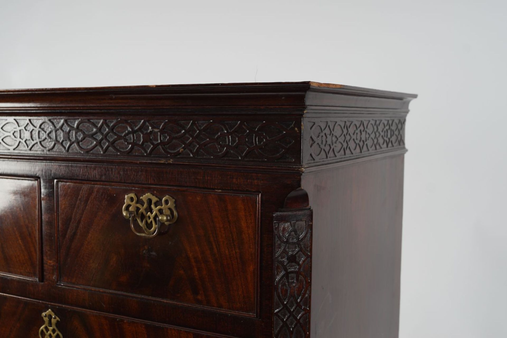 EDWARDIAN MAHOGANY CHIPPENDALE CHEST-ON-CHEST - Image 2 of 2