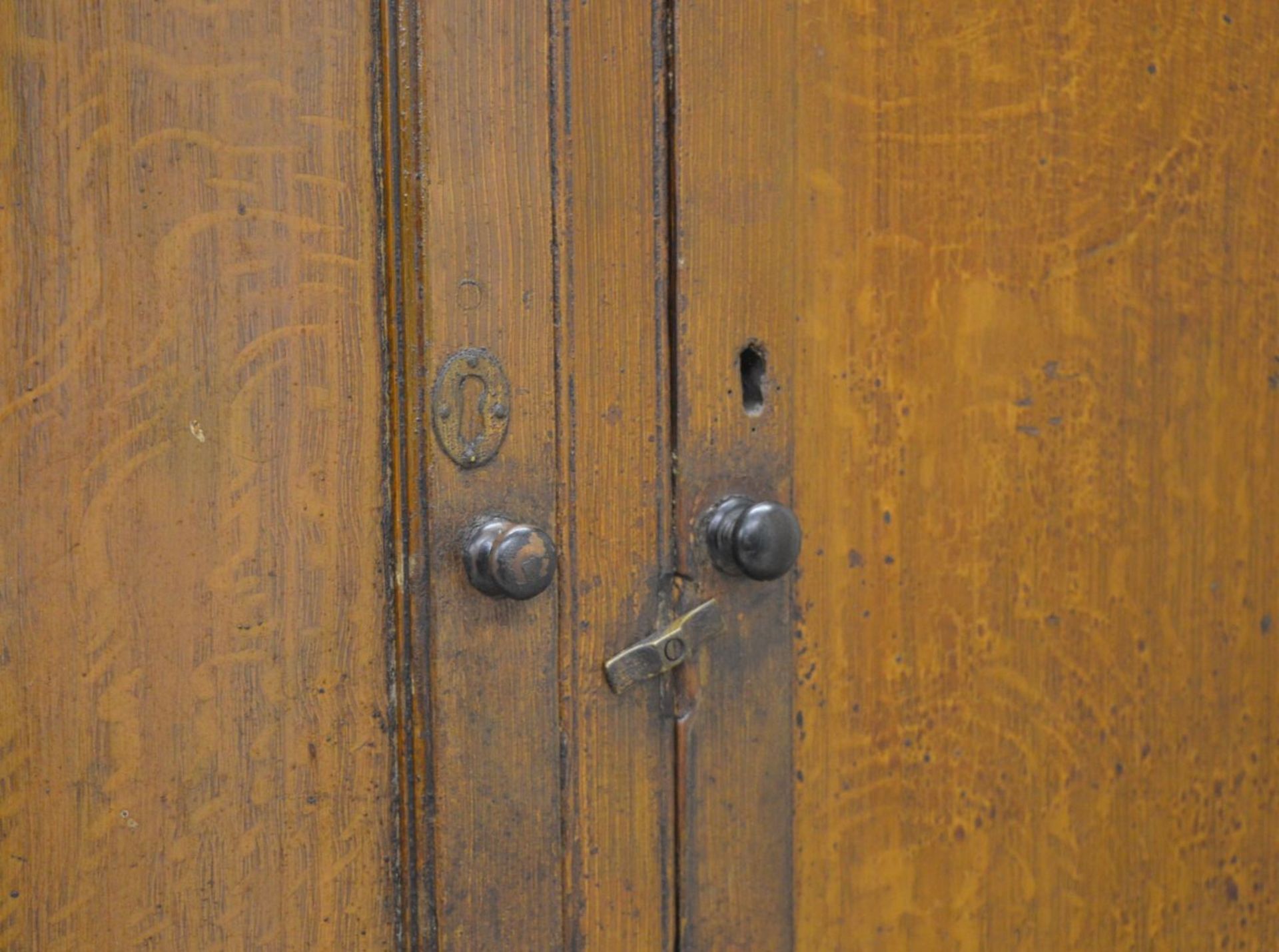 19TH-CENTURY SCUMBLED PINE FARMHOUSE CUPBOARD - Image 5 of 5
