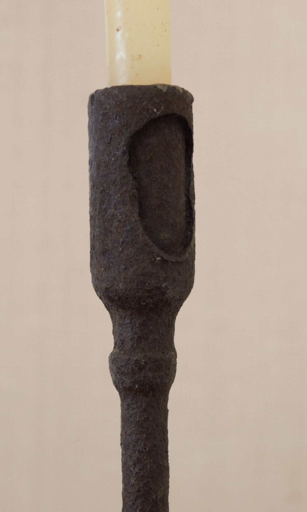 18TH-CENTURY IRON FLOOR STANDING CANDLEHOLDER - Image 3 of 3