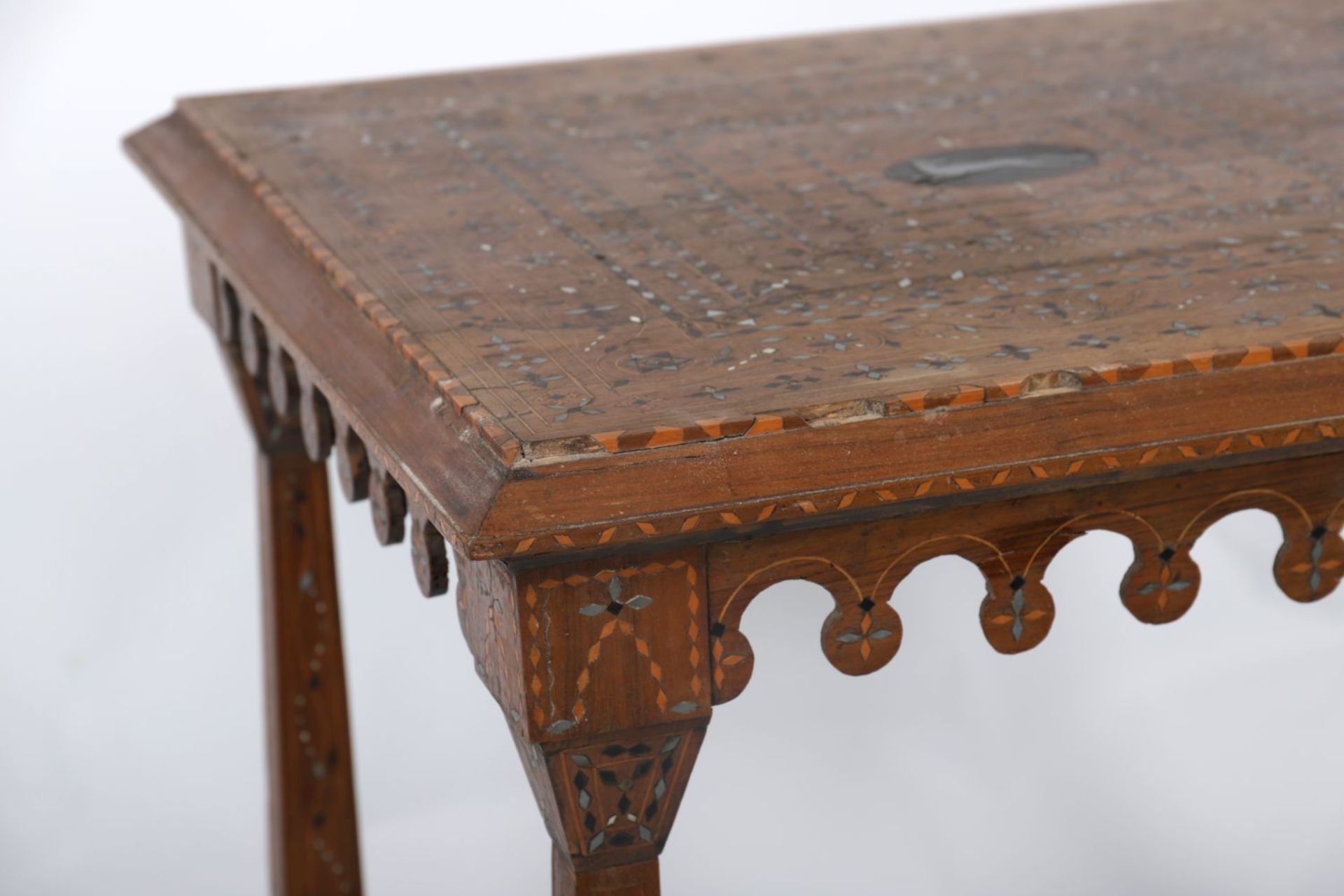 19TH-CENTURY OTTOMAN MARQUETRY CENTRE TABLE - Image 2 of 4