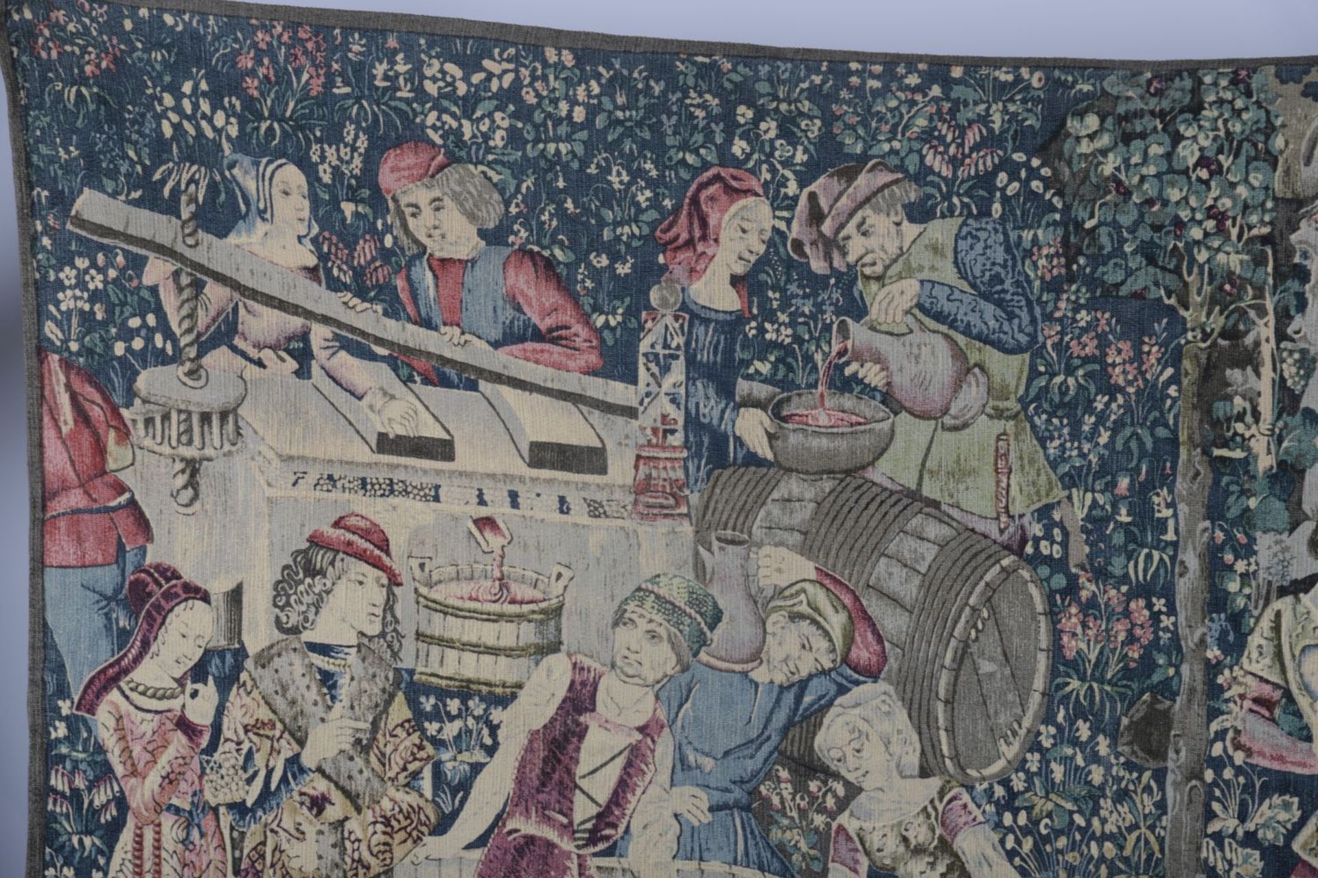 LARGE FRENCH TAPESTRY - Image 2 of 4