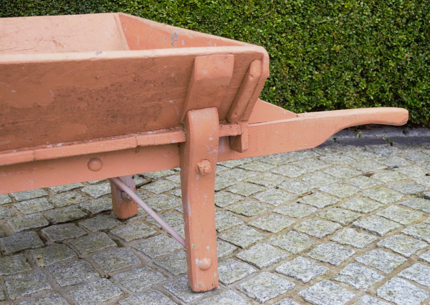 EARLY WOODEN GARDEN WHEELBARROW - Image 3 of 3