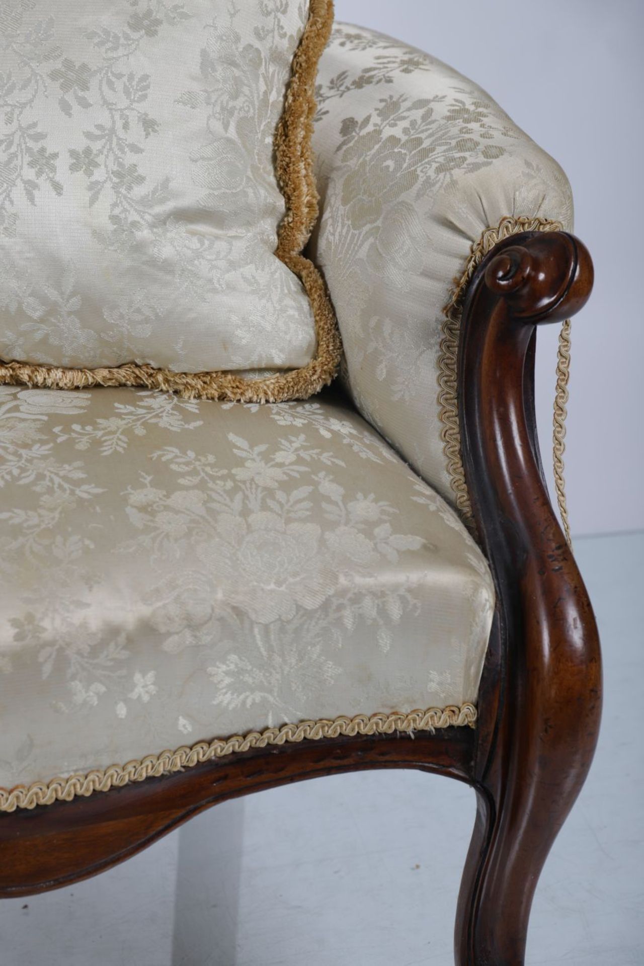 EARLY VICTORIAN MAHOGANY & UPHOLSTERED ARMCHAIR - Image 3 of 3